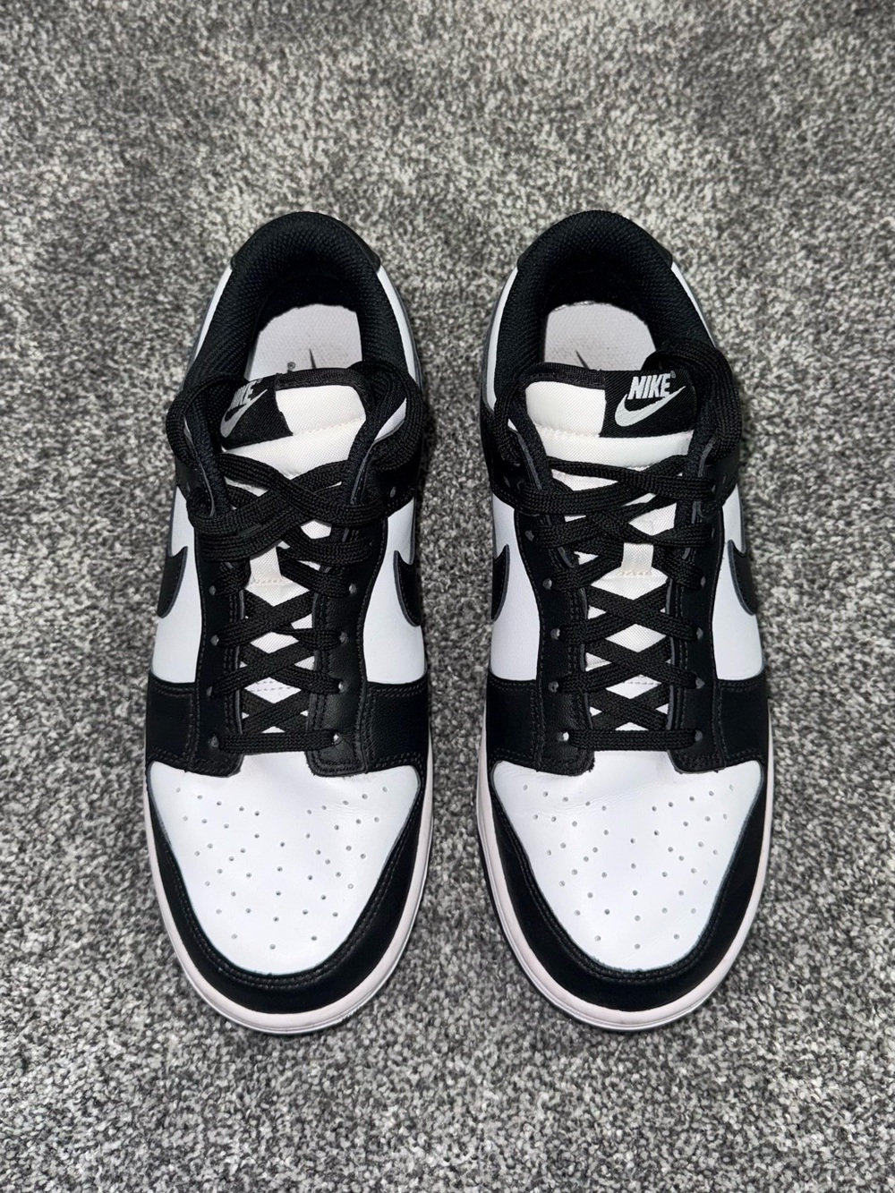 Nike Black/White Low-Top Sneakers